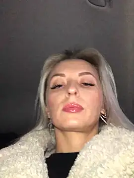 Snapshot of Diamond_Bunny_ chatting on 01.13.25 Diamond Bunny online show from 01.13.25