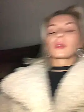 Snapshot of Diamond_Bunny_ chatting on 01.16.25 Diamond Bunny online show from 01.16.25