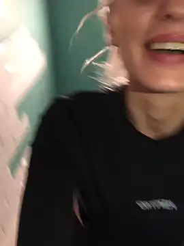 Snapshot of Diamond_Bunny_ chatting on 02.04.25 Diamond Bunny online show from 02.04.25