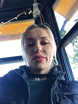 Snapshot of Diamond_Bunny_ chatting on 02.22.25 Diamond Bunny online show from 02.22.25