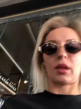 Snapshot of Diamond_Bunny_ chatting on 03.18.25 Diamond Bunny online show from 03.18.25