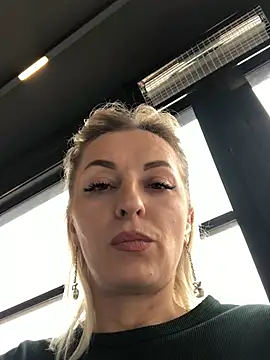 Snapshot of Diamond_Bunny_ chatting on 03.19.25 Diamond Bunny online show from 03.19.25