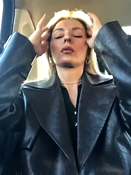 Snapshot of Diamond_Bunny_ chatting on 11.07.25 Diamond Bunny online show from 11.07.25