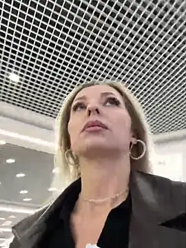 Snapshot of Diamond_Bunny_ chatting on 11.13.25 Diamond Bunny online show from 11.13.25