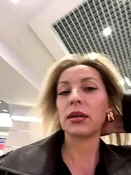 Snapshot of Diamond_Bunny_ chatting on 11.23.25 Diamond Bunny online show from 11.23.25