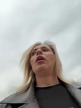 Diamond Bunny  online show from 02.16.26