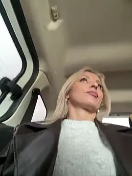 Diamond Bunny  online show from 04.02.26