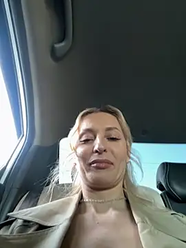 Diamond Bunny  online show from 04.21.26