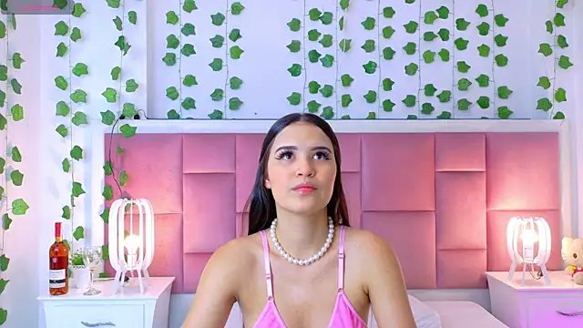 Snapshot of kaily_sweet1 chatting on 07.17.26 kaily sweet1 online show from 07.17.26