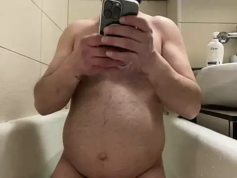 Snapshot of mesetti chatting on 02.13.25 mesetti online show from 02.13.25