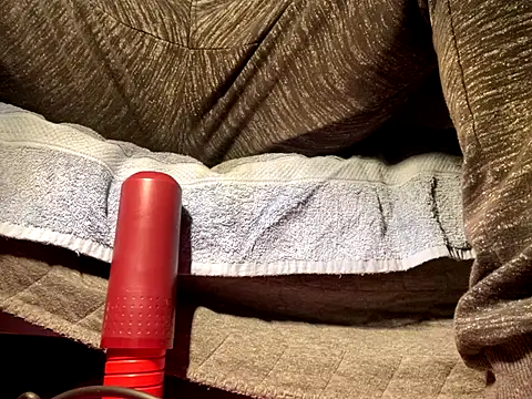 Snapshot of mesetti chatting on 11.22.25 mesetti online show from 11.22.25