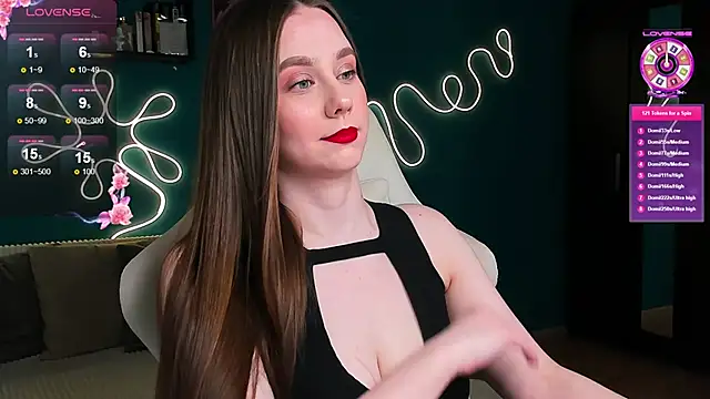 katie taylorr online show from 12.04.25