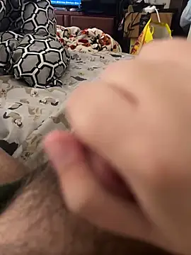 Snapshot of nugtali chatting on 10.29.25 nugtali online show from 10.29.25