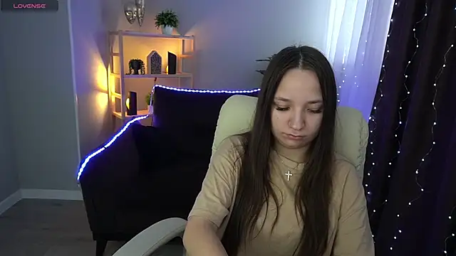 Snapshot of ElysLunar chatting on 01.09.25 ElysLunar online show from 01.09.25