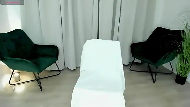 Snapshot of amy_live chatting on 03.08.25 amy live online show from 03.08.25