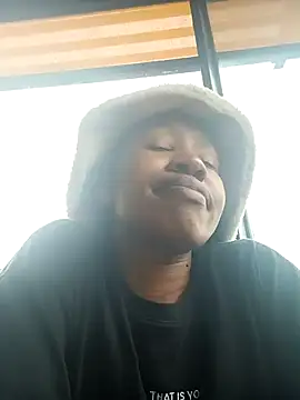 Snapshot of CocoSexyBabe chatting on 02.13.25 CocoSexyBabe online show from 02.13.25