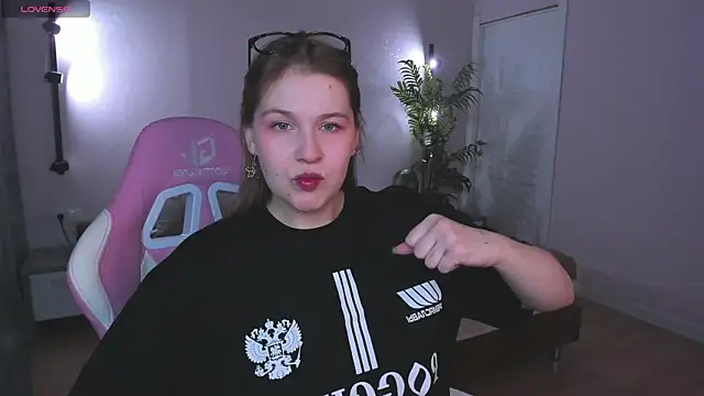 Colleen Blake online show from 11.05.25