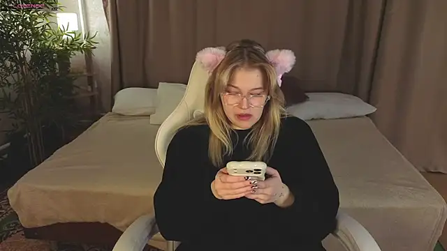 Colleen Blake online show from 04.05.26