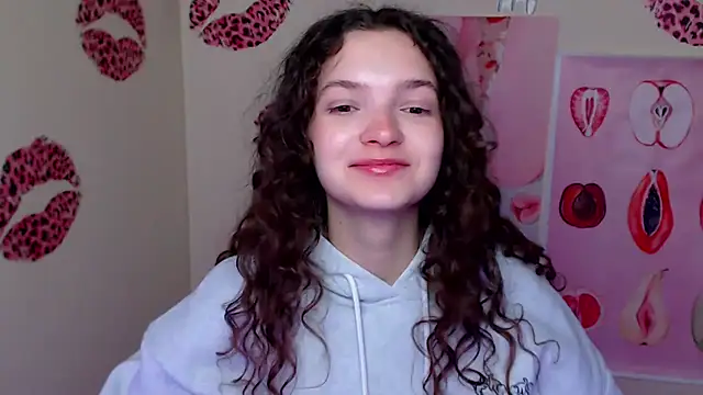 Snapshot of _SusieSu_ chatting on 02.13.26 SusieSu online show from 02.13.26