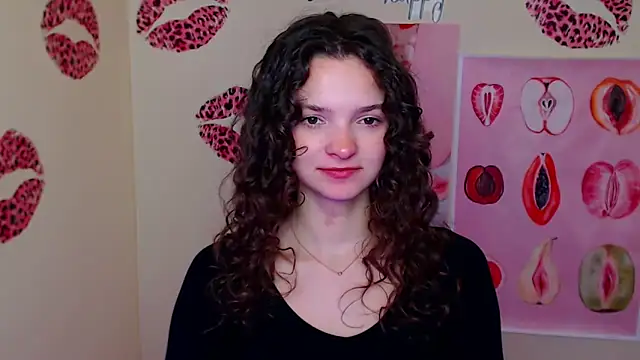 Snapshot of _SusieSu_ chatting on 02.17.26 SusieSu online show from 02.17.26