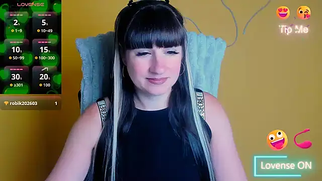Snapshot of Violla_My chatting on 06.21.26 Violla My online show from 06.21.26
