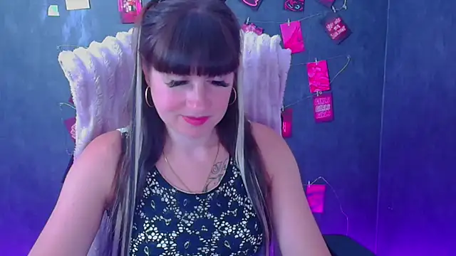 Snapshot of Violla_My chatting on 06.25.26 Violla My online show from 06.25.26