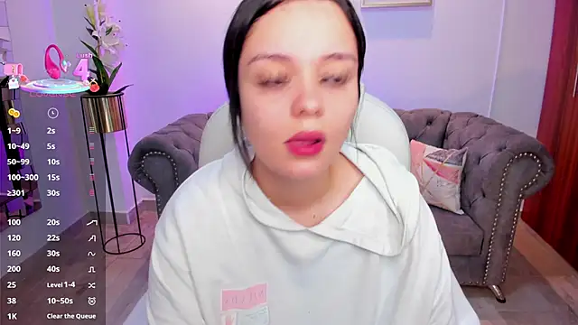 Bella-hadiid online show from 09.28.25