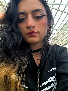 Lila Desiree online show from 03.03.25