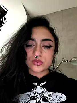 Lila Desiree online show from 12.17.25