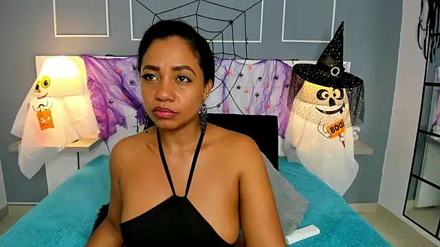 Kamila-Kane online show from 10.28.25