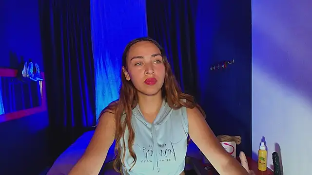 Snapshot of DevoniCollins chatting on 01.13.25 DevoniCollins online show from 01.13.25