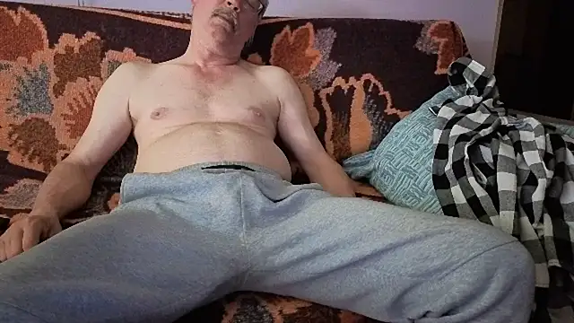 Snapshot of loverboyxxx69 chatting on 04.28.26 loverboyxxx69 online show from 04.28.26