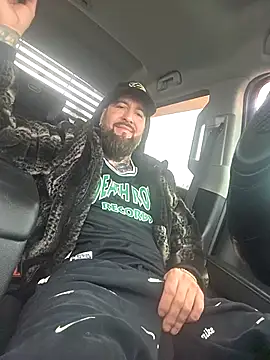 Snapshot of Beardedtattood chatting on 03.19.26 Beardedtattood online show from 03.19.26