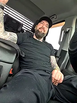 Snapshot of Beardedtattood chatting on 03.20.26 Beardedtattood online show from 03.20.26