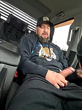 Snapshot of Beardedtattood chatting on 04.02.26 Beardedtattood online show from 04.02.26