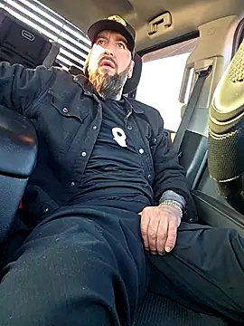 Snapshot of Beardedtattood chatting on 04.03.26 Beardedtattood online show from 04.03.26