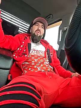 Snapshot of Beardedtattood chatting on 04.04.26 Beardedtattood online show from 04.04.26