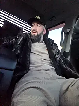 Snapshot of Beardedtattood chatting on 04.06.26 Beardedtattood online show from 04.06.26