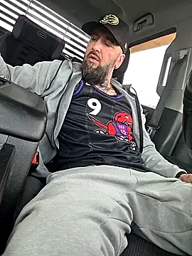 Snapshot of Beardedtattood chatting on 04.07.26 Beardedtattood online show from 04.07.26