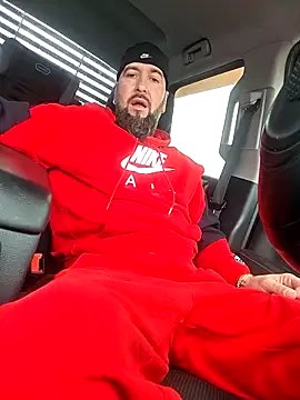 Snapshot of Beardedtattood chatting on 04.10.26 Beardedtattood online show from 04.10.26