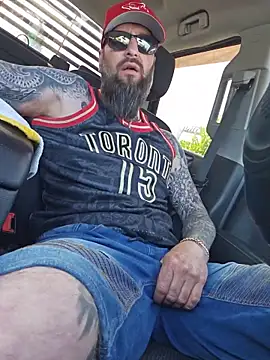 Snapshot of Beardedtattood chatting on 05.27.26 Beardedtattood online show from 05.27.26