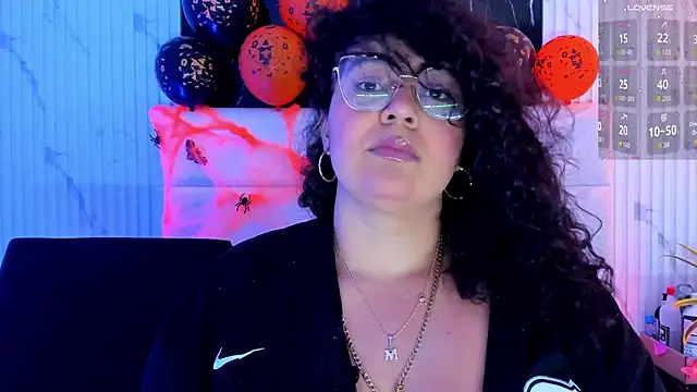 Reginavegaa online show from 10.30.25