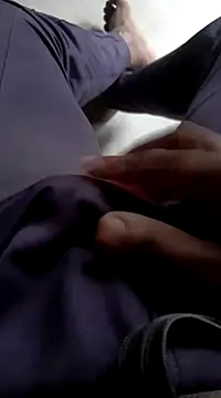 Snapshot of SuranSexy33 chatting on 12.04.24 SuranSexy33 online show from 12.04.24