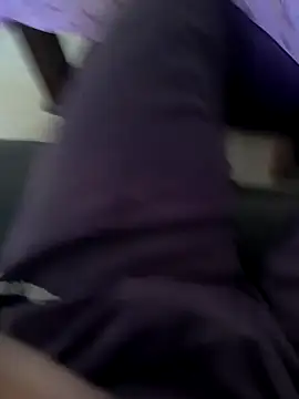 Snapshot of SuranSexy33 chatting on 12.05.24 SuranSexy33 online show from 12.05.24