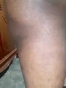 Snapshot of SuranSexy33 chatting on 12.16.24 SuranSexy33 online show from 12.16.24