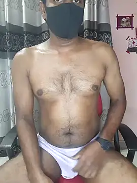 Snapshot of SuranSexy33 chatting on 01.02.25 SuranSexy33 online show from 01.02.25