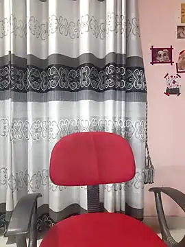 Snapshot of SuranSexy33 chatting on 02.13.25 SuranSexy33 online show from 02.13.25