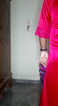 Snapshot of SuranSexy33 chatting on 02.25.25 SuranSexy33 online show from 02.25.25