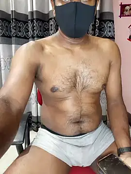 Snapshot of SuranSexy33 chatting on 03.01.25 SuranSexy33 online show from 03.01.25