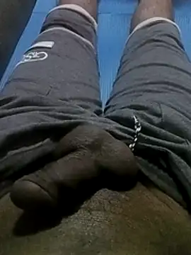 Snapshot of SuranSexy33 chatting on 11.20.25 SuranSexy33 online show from 11.20.25